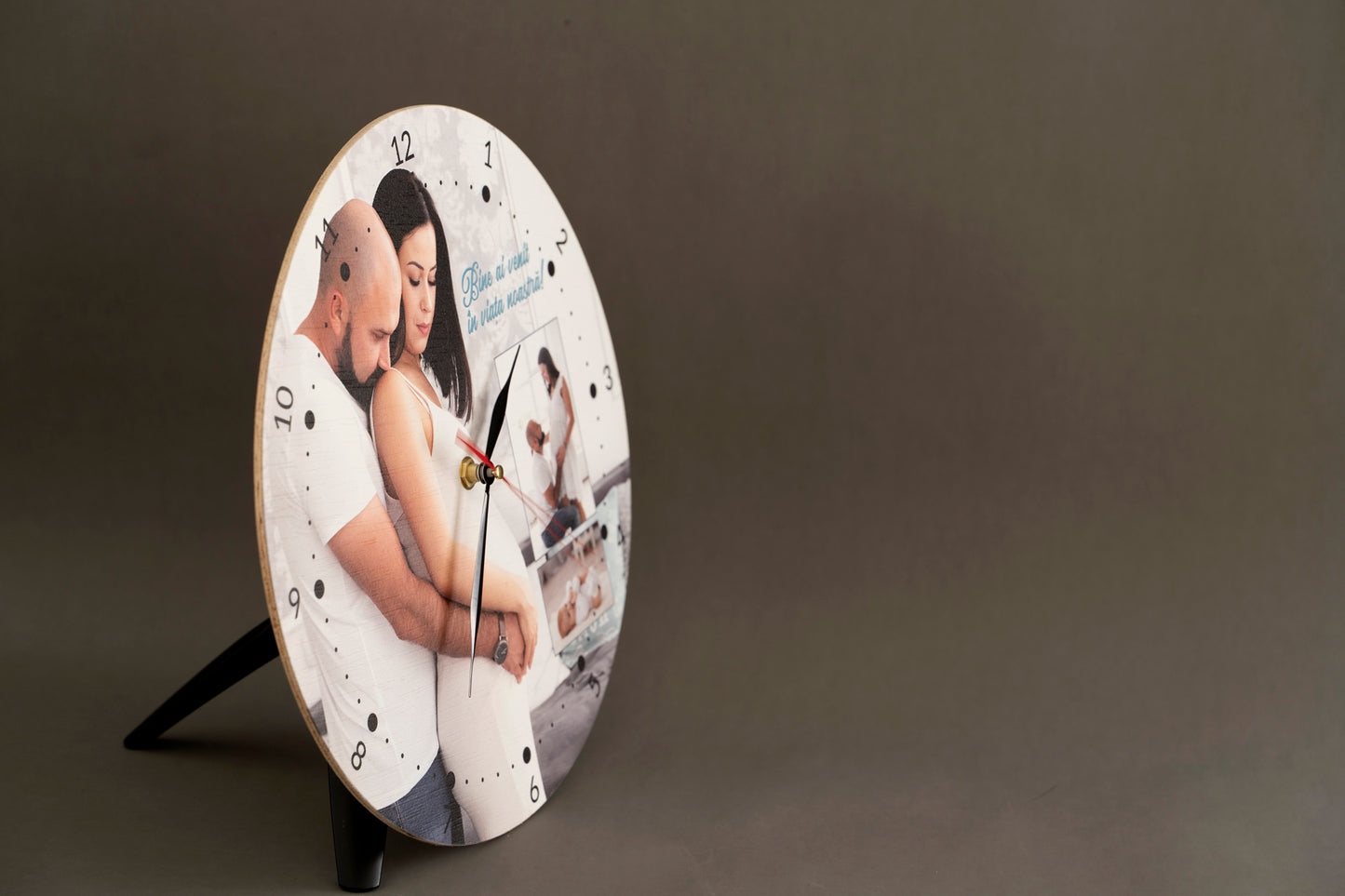 Ceas personalizat pe lemn
